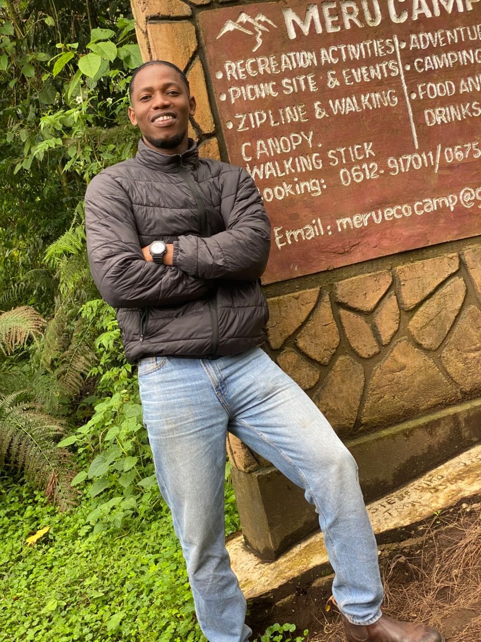 Mr Gift, Founder